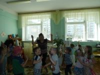 "Нам весело"